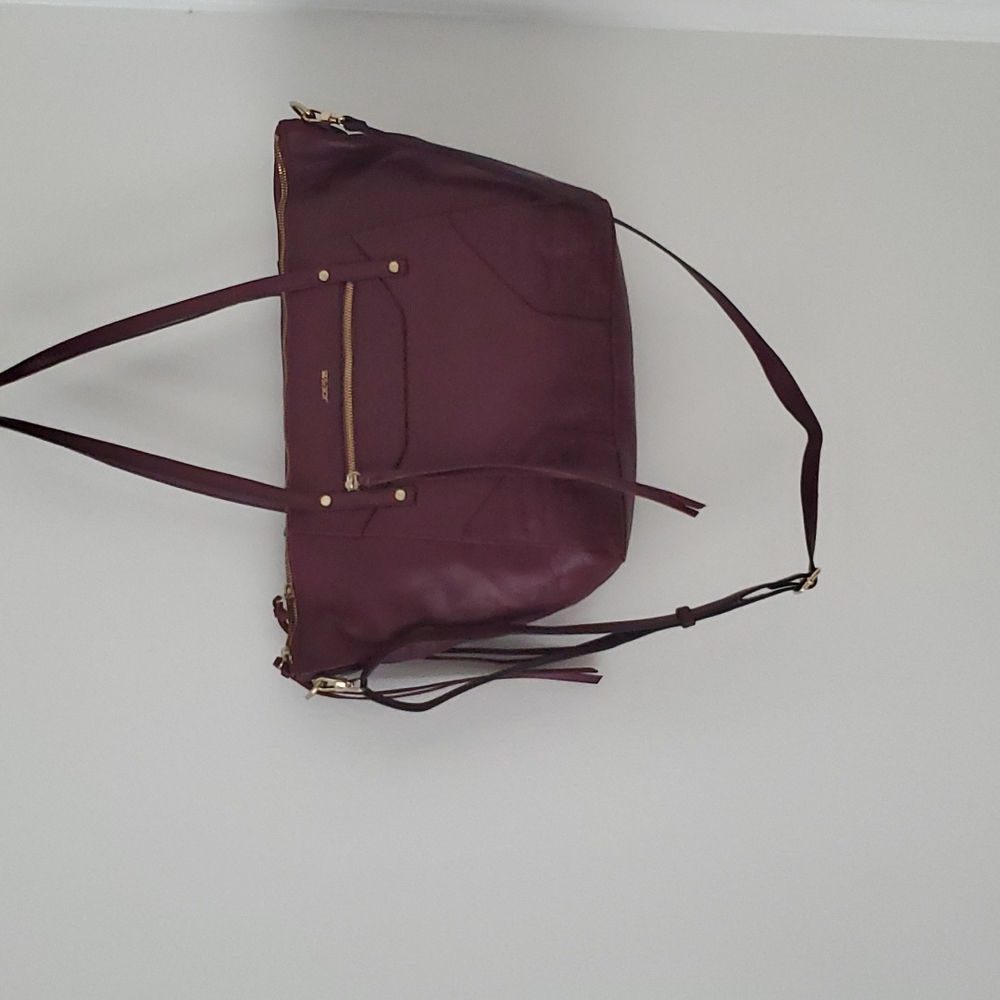 Red wine color